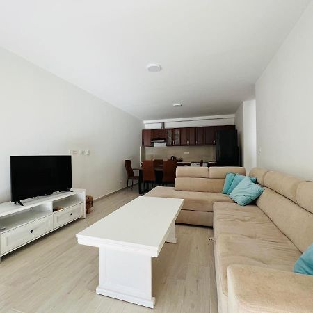 Apartment With Terrace And Private Parking โกตอร์ ภายนอก รูปภาพ