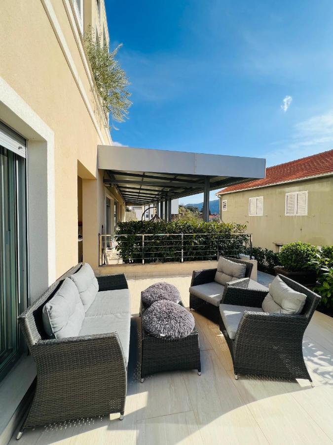 Apartment With Terrace And Private Parking โกตอร์ ภายนอก รูปภาพ