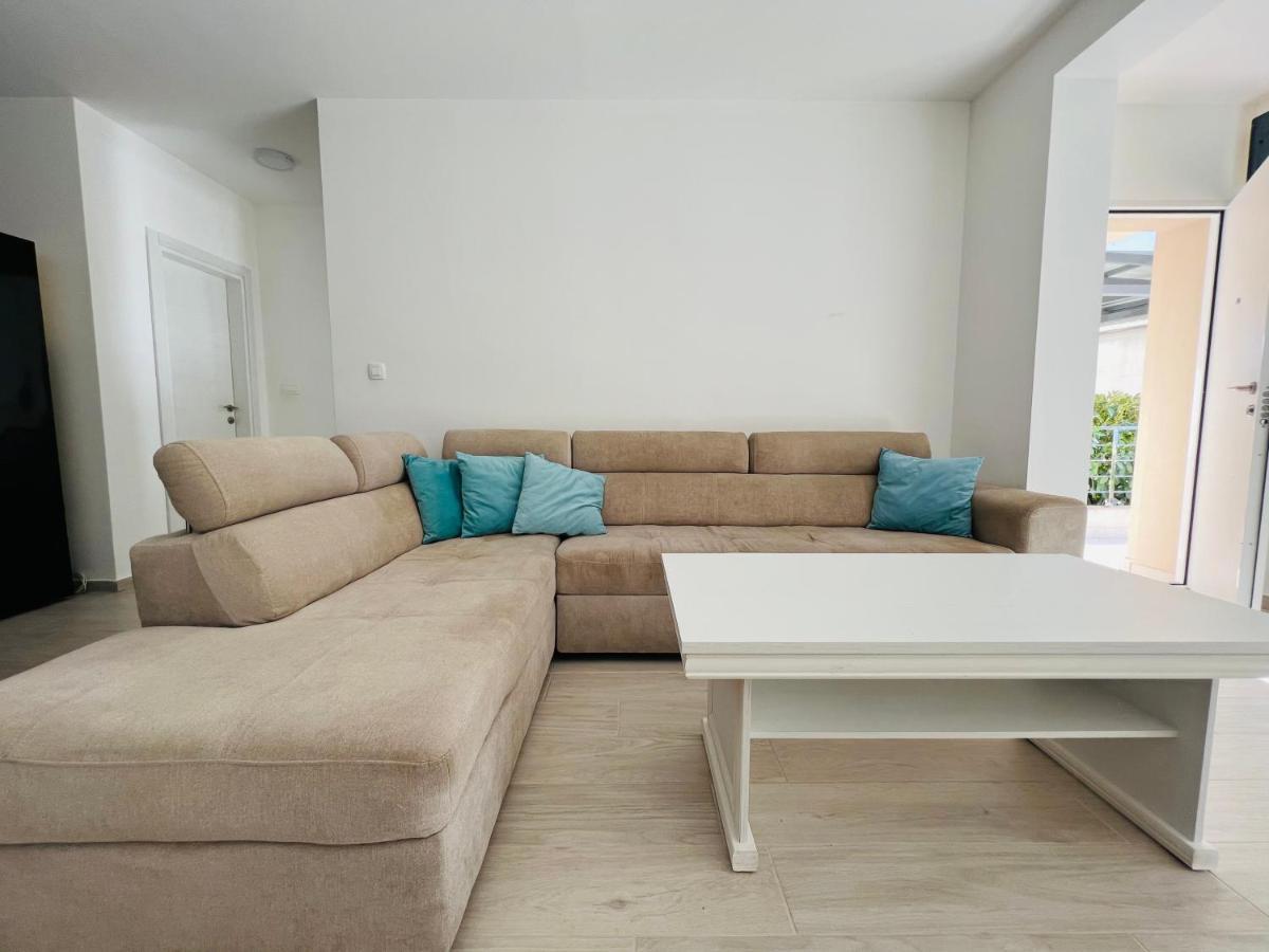 Apartment With Terrace And Private Parking โกตอร์ ภายนอก รูปภาพ