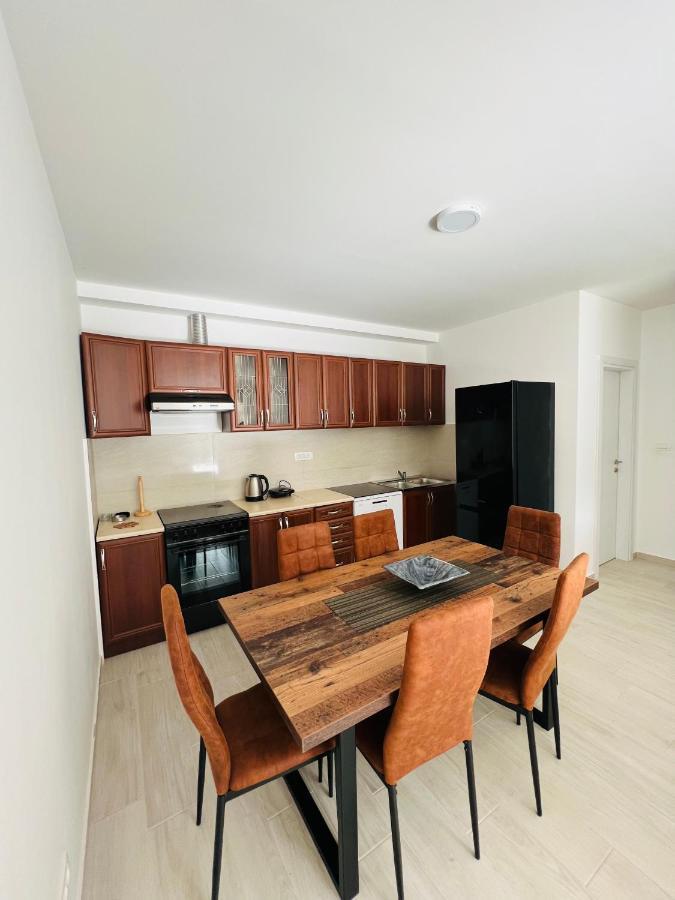 Apartment With Terrace And Private Parking โกตอร์ ภายนอก รูปภาพ