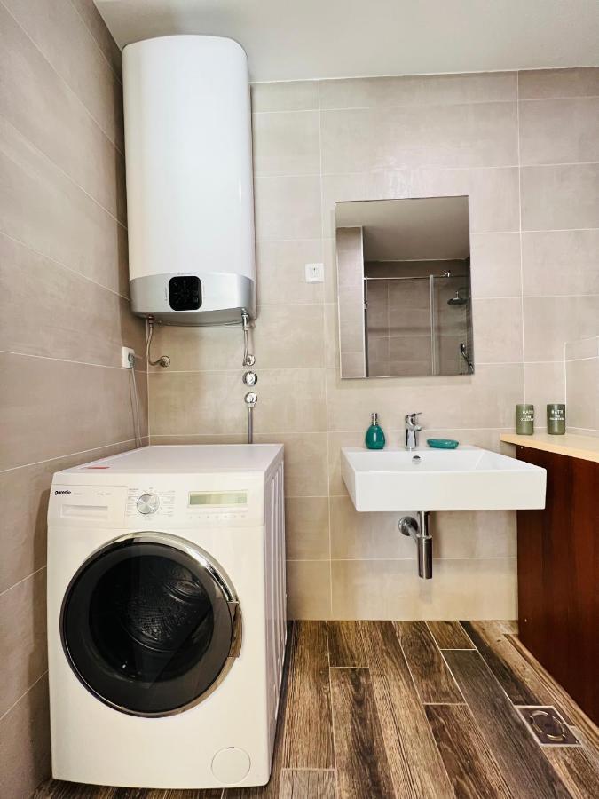 Apartment With Terrace And Private Parking โกตอร์ ภายนอก รูปภาพ