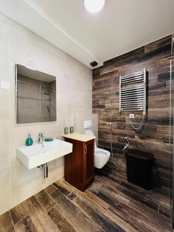 Apartment With Terrace And Private Parking โกตอร์ ภายนอก รูปภาพ