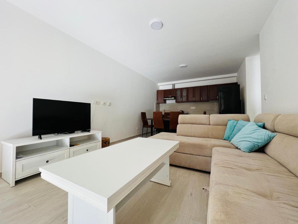 Apartment With Terrace And Private Parking โกตอร์ ภายนอก รูปภาพ