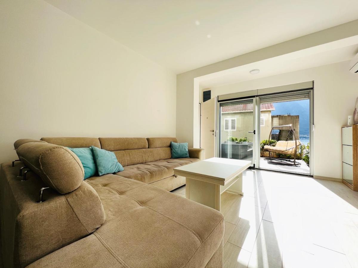 Apartment With Terrace And Private Parking โกตอร์ ภายนอก รูปภาพ
