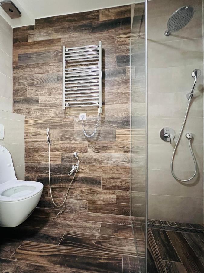Apartment With Terrace And Private Parking โกตอร์ ภายนอก รูปภาพ