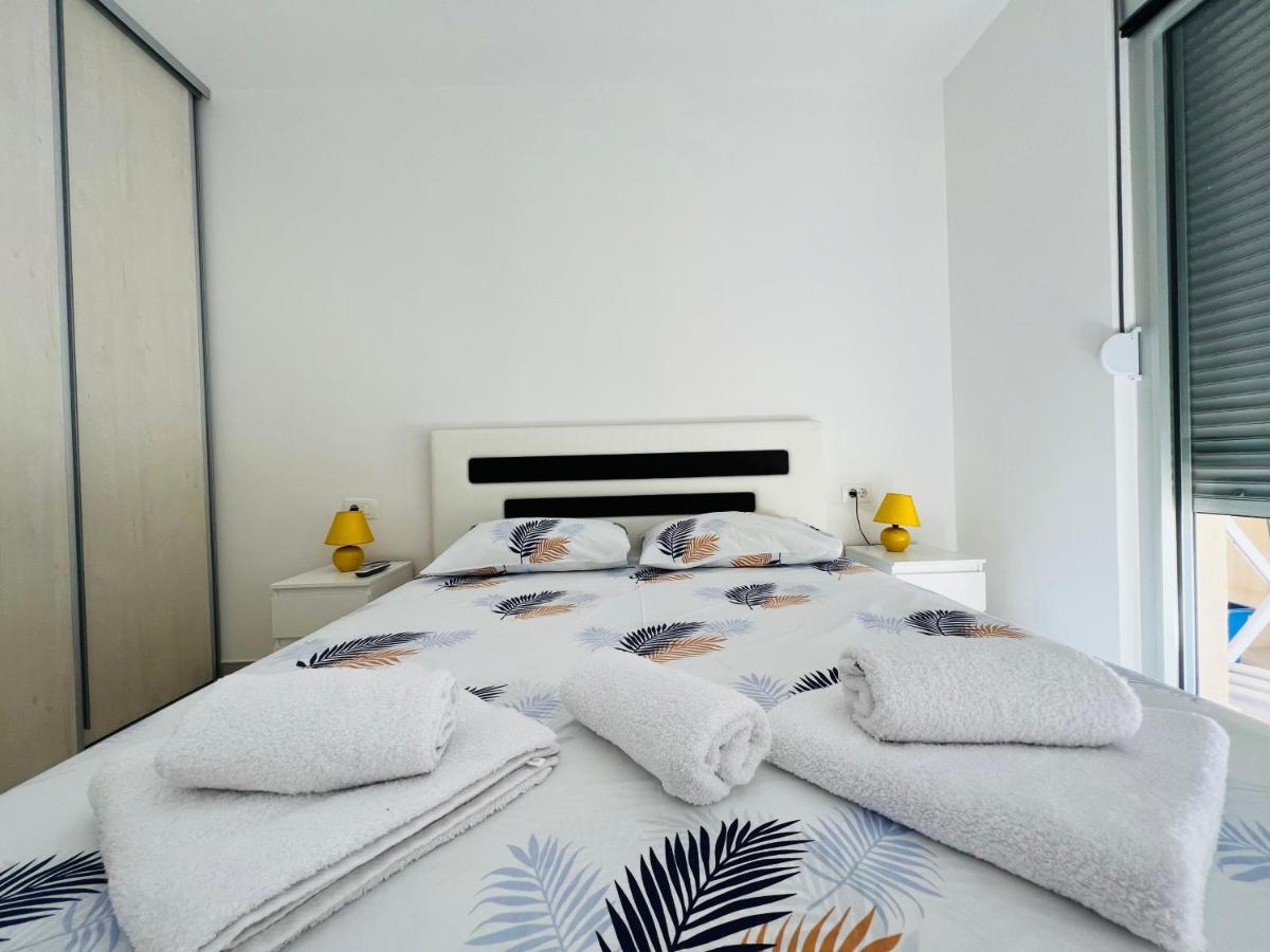Apartment With Terrace And Private Parking โกตอร์ ภายนอก รูปภาพ