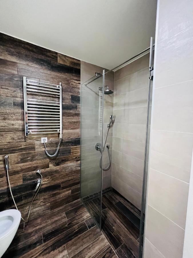 Apartment With Terrace And Private Parking โกตอร์ ภายนอก รูปภาพ